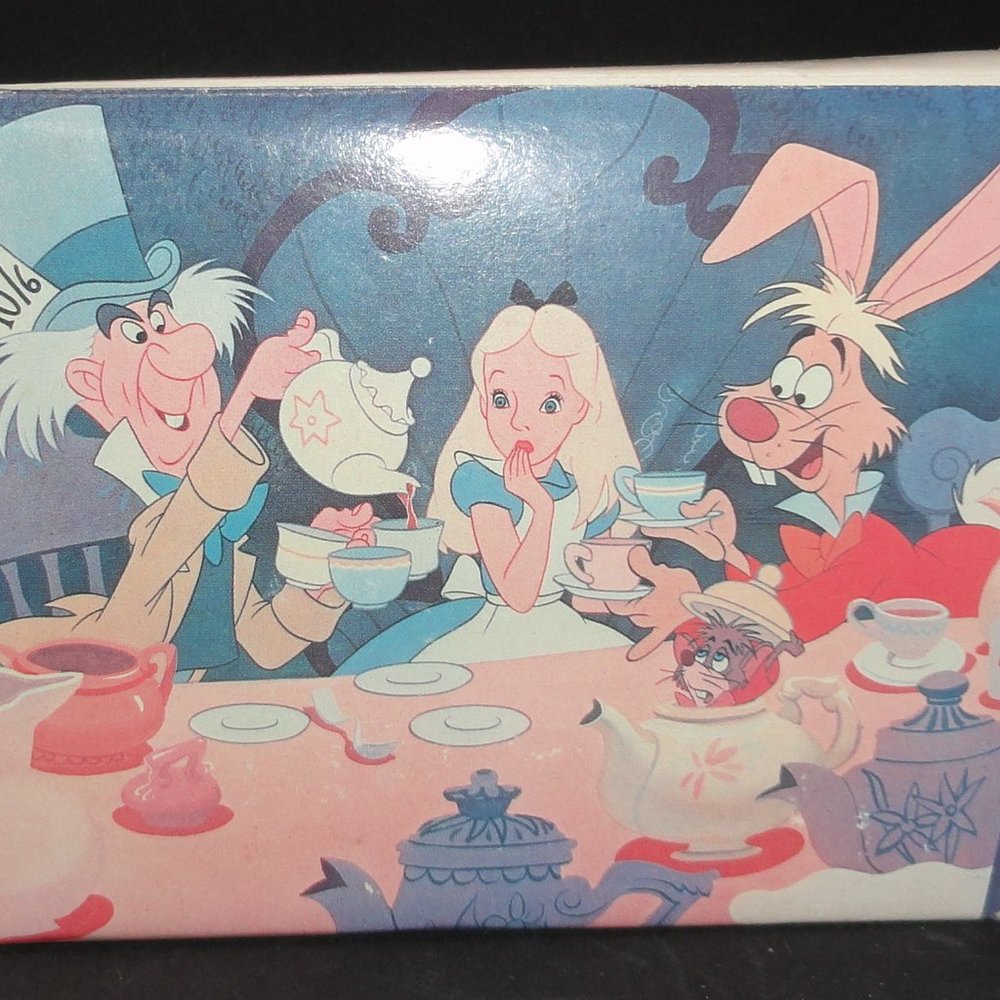 Authentic Walt Disney Classic Alice In Wonderland Coffee/Ta/Hot Chocolate Mug